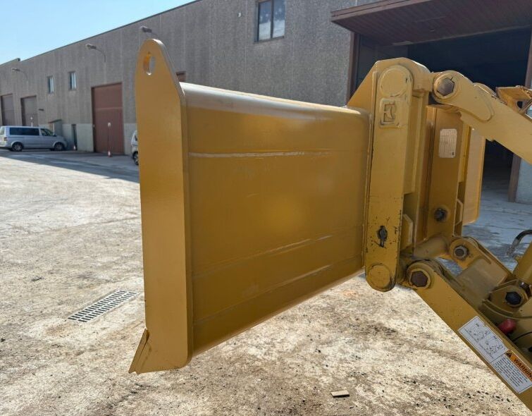 - FULLA DAVANTERA PER A MOTONIVELADORA